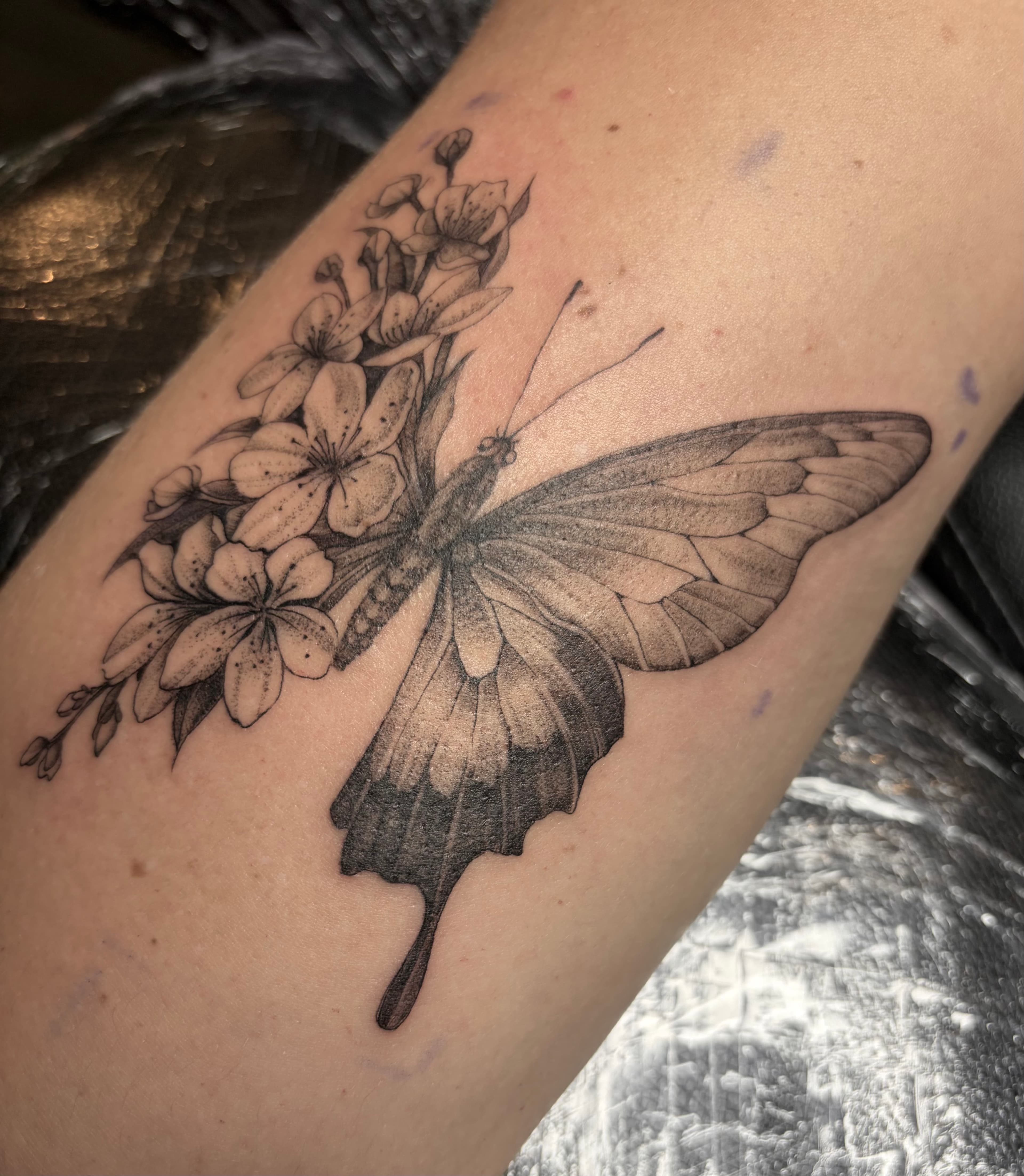 Tatouage réalisé par David — Micro-réalisme